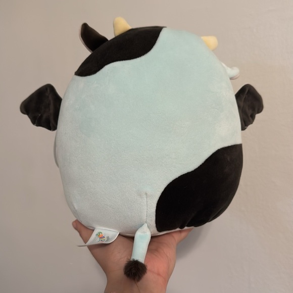 Cillian the Cow Bat 8” Squishmallow - Picture 4 of 4